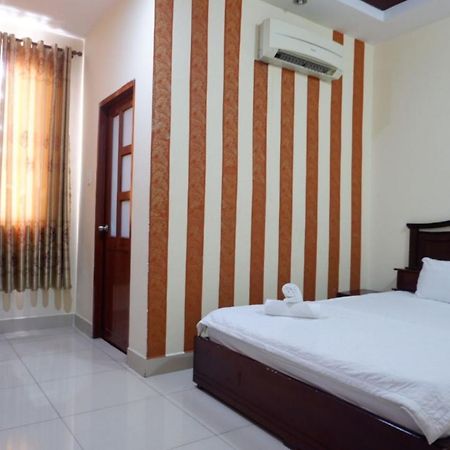הו צ'י מין סיטי Reddoorz Tuan Viet Hotel Dinh Tien Hoang מראה חיצוני תמונה