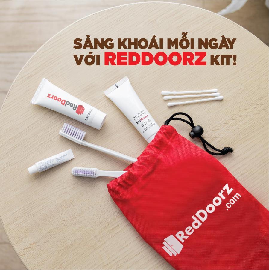 הו צ'י מין סיטי Reddoorz Tuan Viet Hotel Dinh Tien Hoang מראה חיצוני תמונה