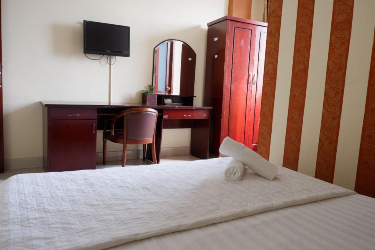 הו צ'י מין סיטי Reddoorz Tuan Viet Hotel Dinh Tien Hoang מראה חיצוני תמונה