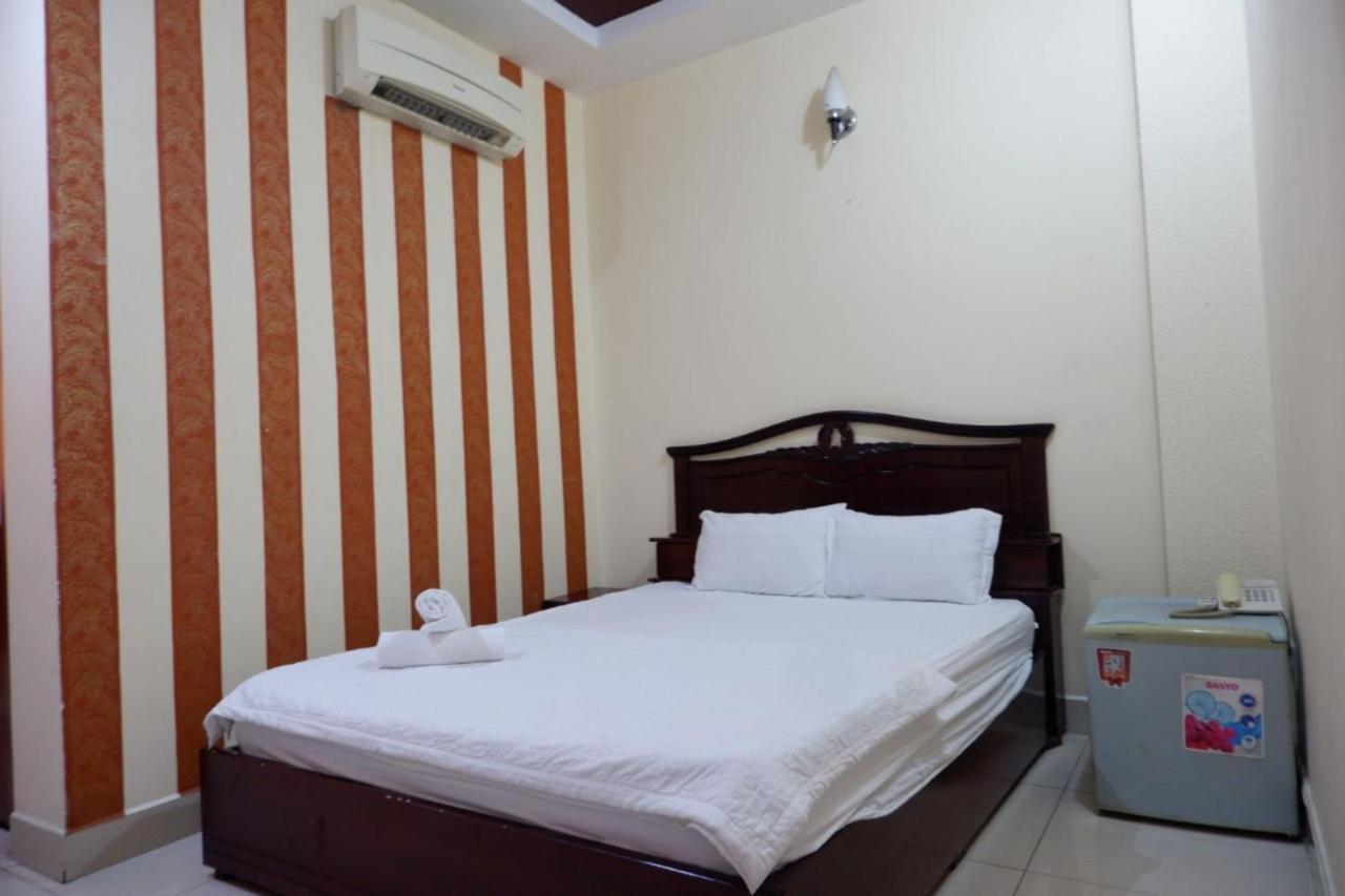 הו צ'י מין סיטי Reddoorz Tuan Viet Hotel Dinh Tien Hoang מראה חיצוני תמונה